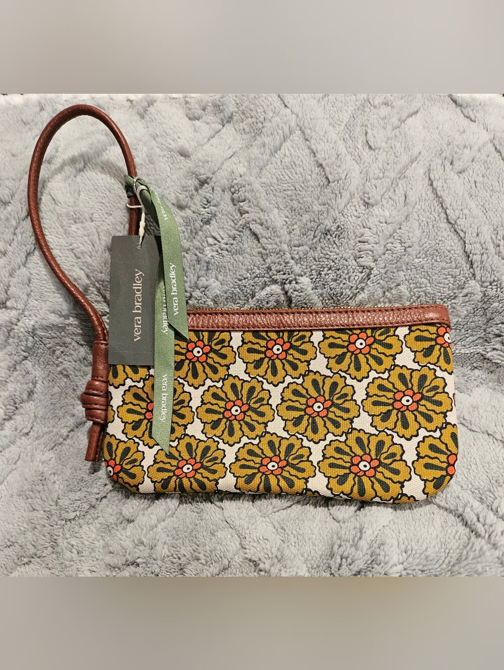 NWT Vera Bradley Women's Oxford Canvas Knotted Wristlet Pinwheels - Picture 4 of 12